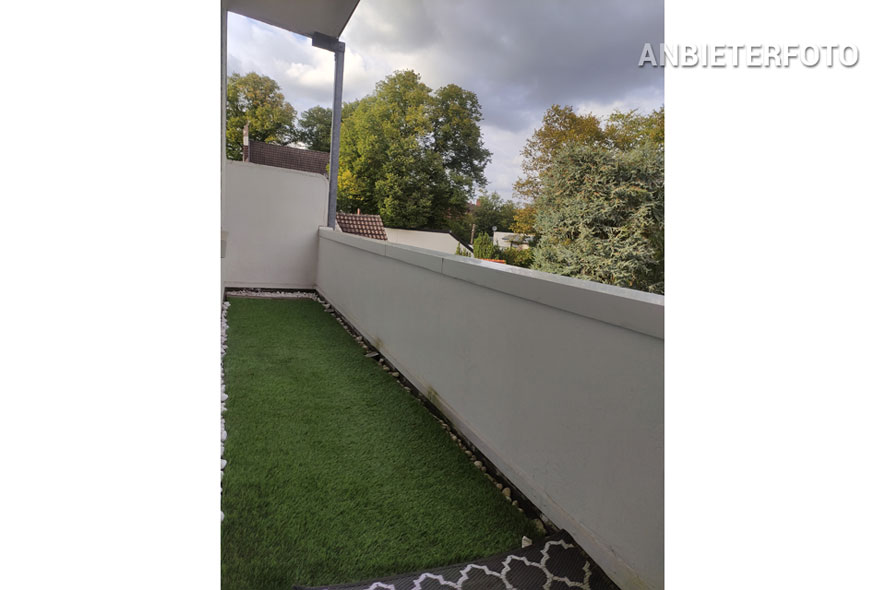 Möblierte und geräumige Wohnung mit Balkon in Düsseldorf-Eller