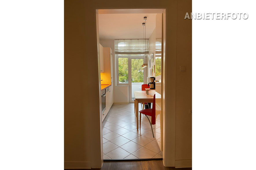 Möblierte und geräumige Wohnung mit Balkon in Düsseldorf-Eller