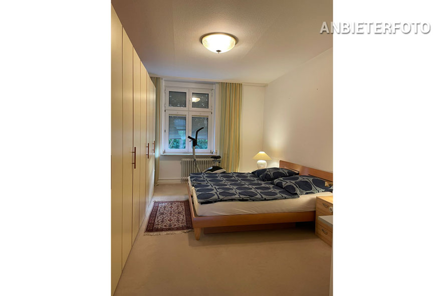 Möblierte und geräumige Wohnung mit Balkon in Düsseldorf-Eller