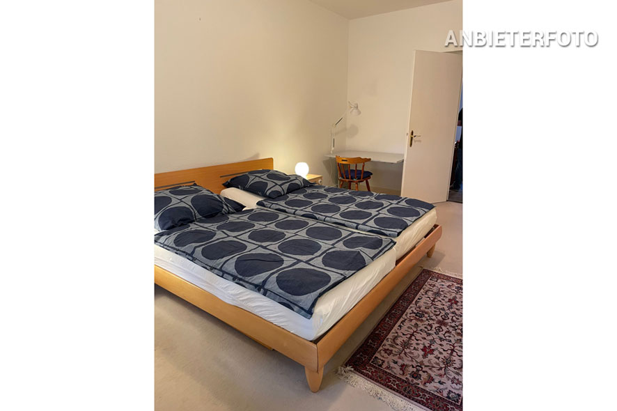 Möblierte und geräumige Wohnung mit Balkon in Düsseldorf-Eller