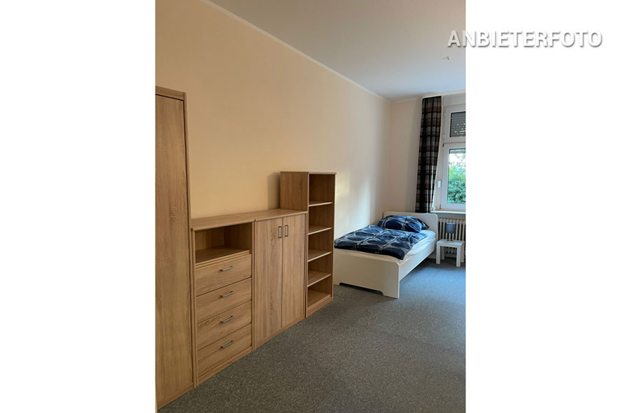 Möblierte und geräumige Wohnung mit Balkon in Düsseldorf-Eller
