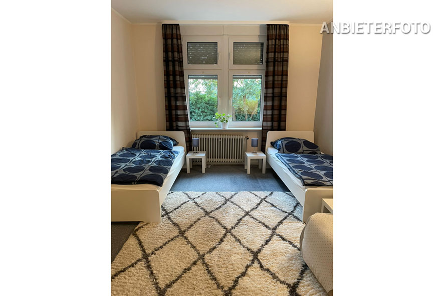 Möblierte und geräumige Wohnung mit Balkon in Düsseldorf-Eller