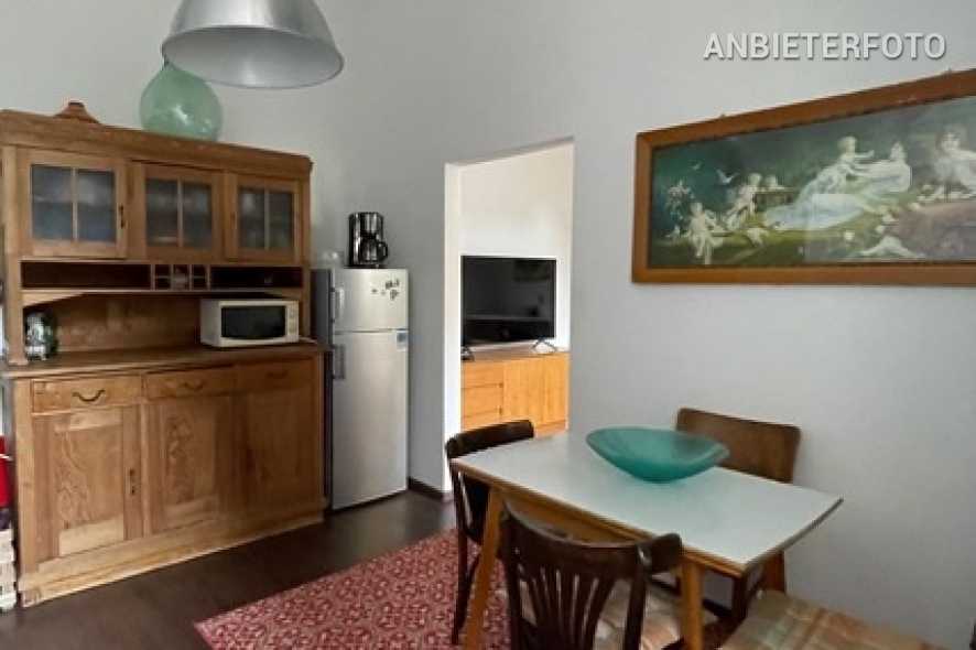 Stylisch im Retro-Stil möblierte Wohnung in Düsseldorf-Pempelfort