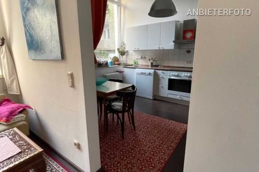 Stylisch im Retro-Stil möblierte Wohnung in Düsseldorf-Pempelfort