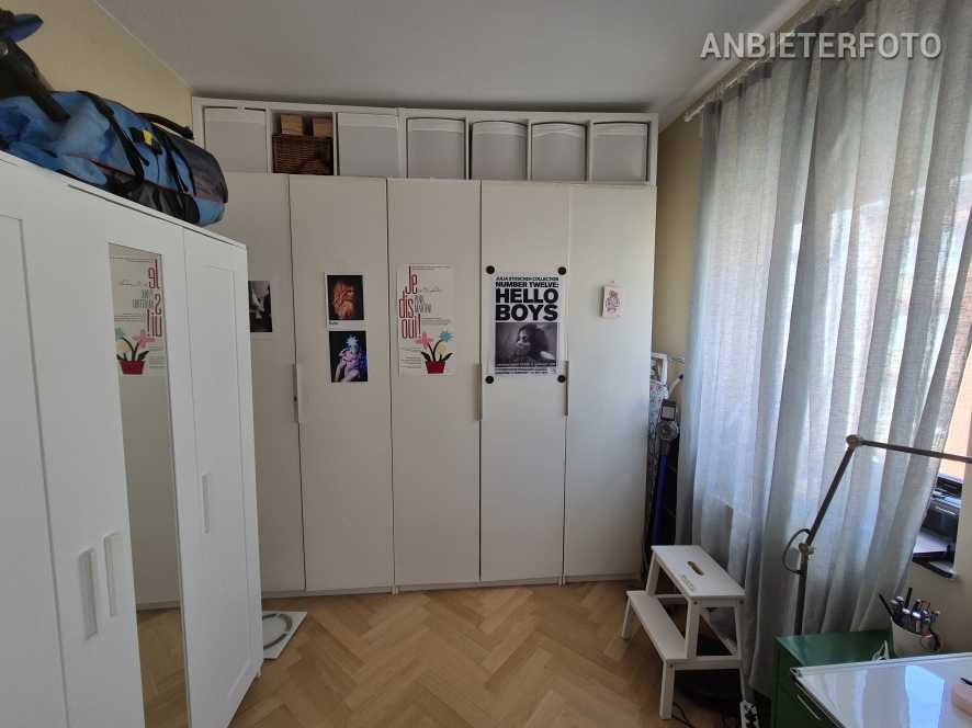Möblierte Wohnung mit Balkon in Düsseldorf-Stadtmitte