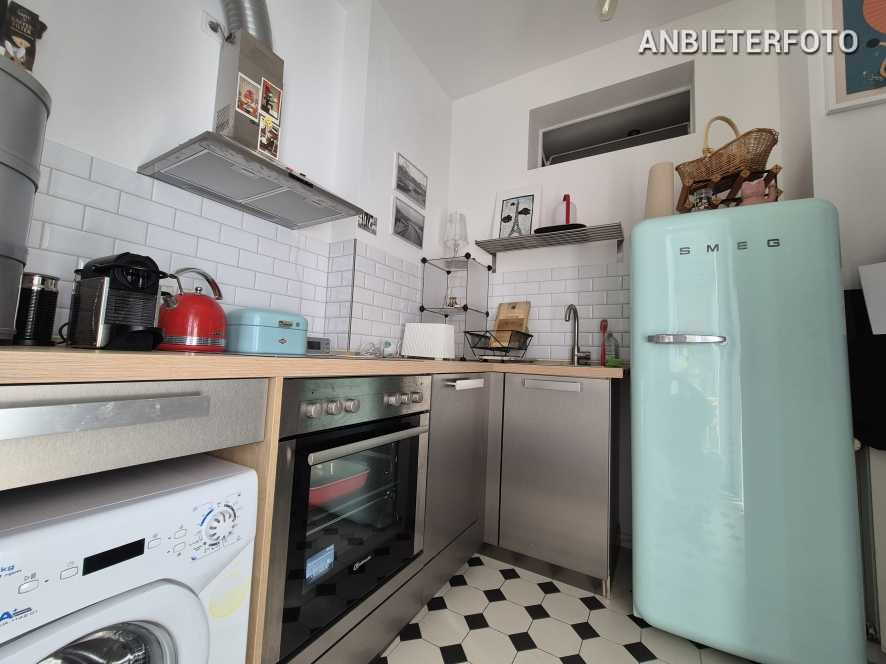 Möblierte Wohnung mit Balkon in Düsseldorf-Stadtmitte