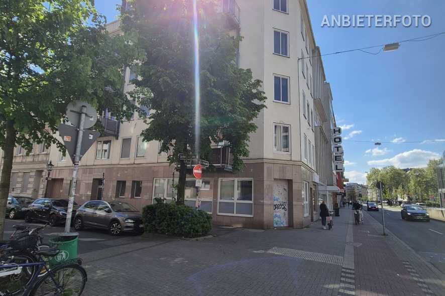 Möblierte Wohnung mit Balkon in Düsseldorf-Stadtmitte
