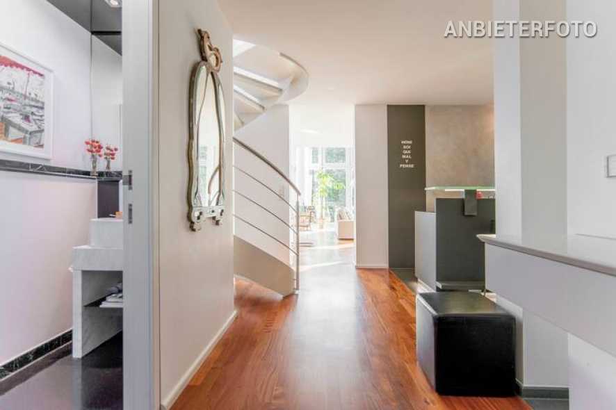Furnished luxury penthouse with a view of the Rhine in Düsseldorf-Golzheim