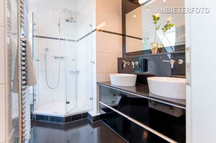Furnished luxury penthouse with a view of the Rhine in Düsseldorf-Golzheim