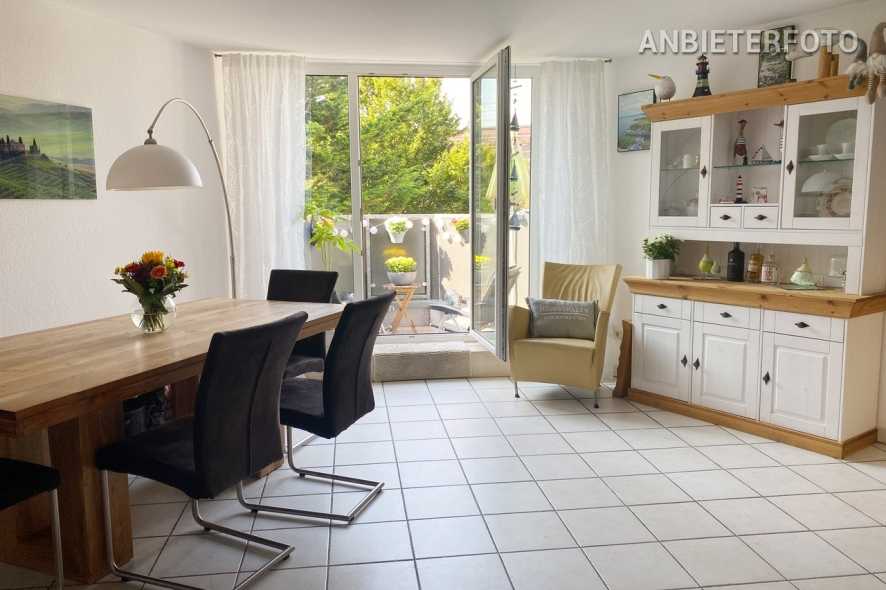 Möblierte Maisonettewohnung mit Südwest-Balkon in Düsseldorf-Rath