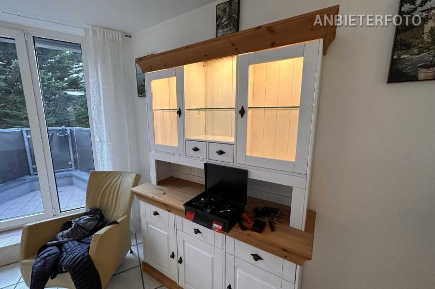 Möblierte Maisonettewohnung mit Südwest-Balkon in Düsseldorf-Rath