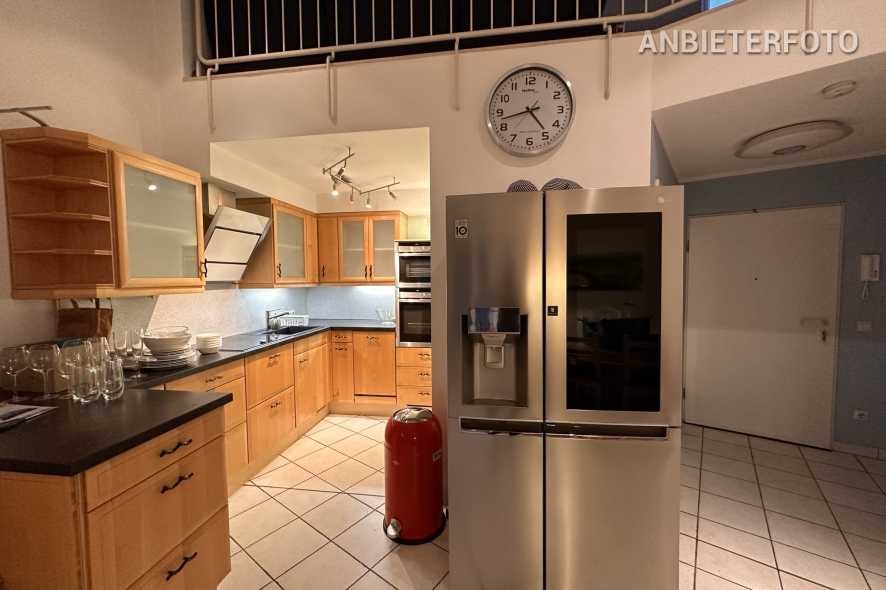 Möblierte Maisonettewohnung mit Südwest-Balkon in Düsseldorf-Rath