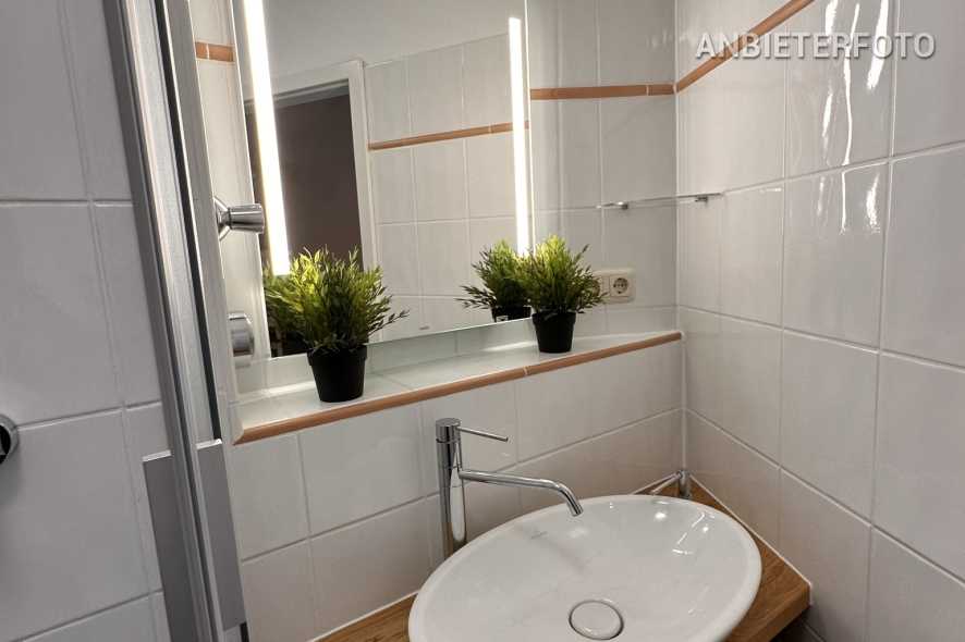 Möblierte Maisonettewohnung mit Südwest-Balkon in Düsseldorf-Rath