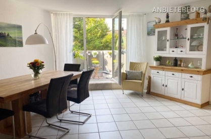 Möblierte Maisonettewohnung mit Südwest-Balkon in Düsseldorf-Rath
