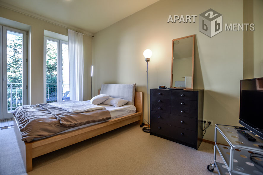 Möblierte und helle Wohnung mit Balkon in zentraler Lage der Bonner Südstadt