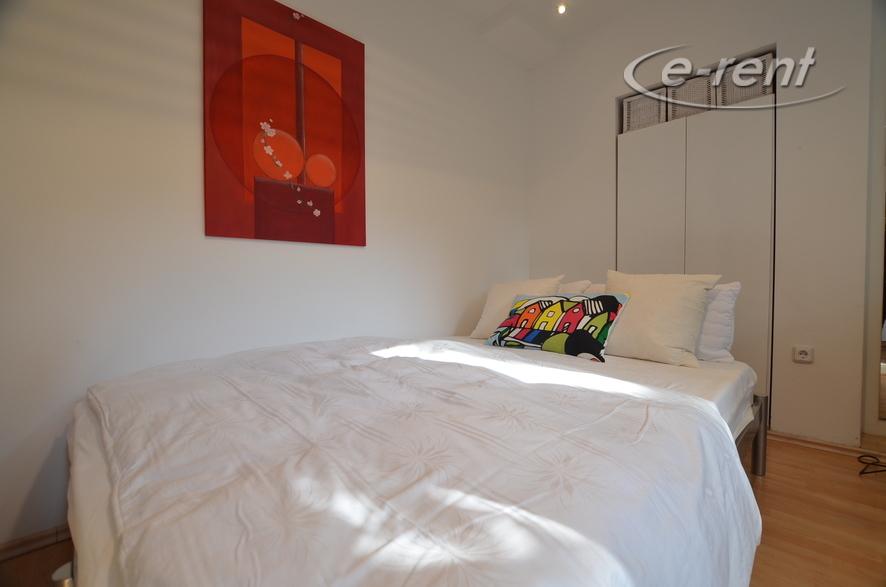 Möbliertes Mini-Apartment in traumhafter Lage am Rhein in Bonn-Castell