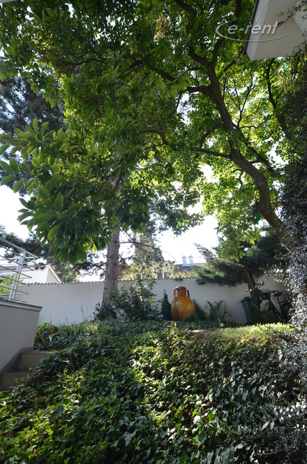 Möbliertes Mini-Apartment in traumhafter Lage am Rhein in Bonn-Castell