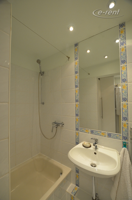 Möbliertes Mini-Apartment in traumhafter Lage am Rhein in Bonn-Castell