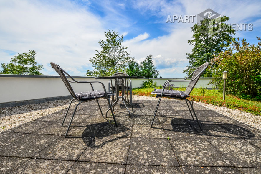 Möbliertes Dachstudio mit großen Panoramafenstern in Bad Honnef