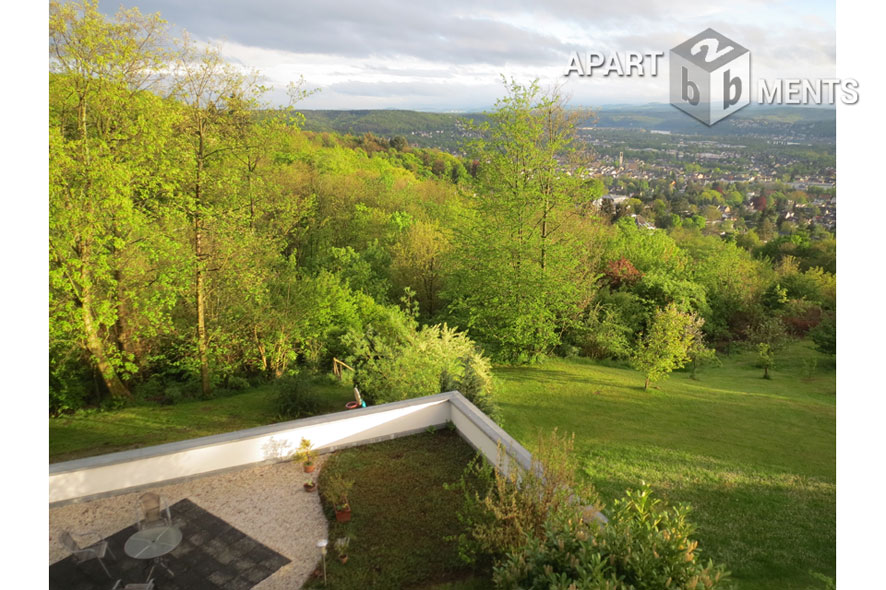 Möbliertes Dachstudio mit großen Panoramafenstern in Bad Honnef