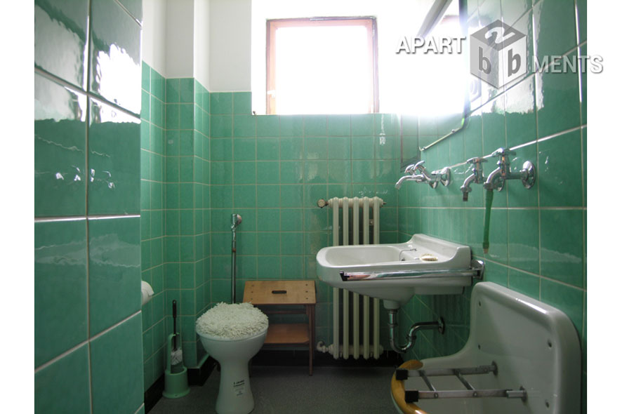 Möbliertes Zimmer mit eigenem Bad und Südbalkon in Sankt Augustin