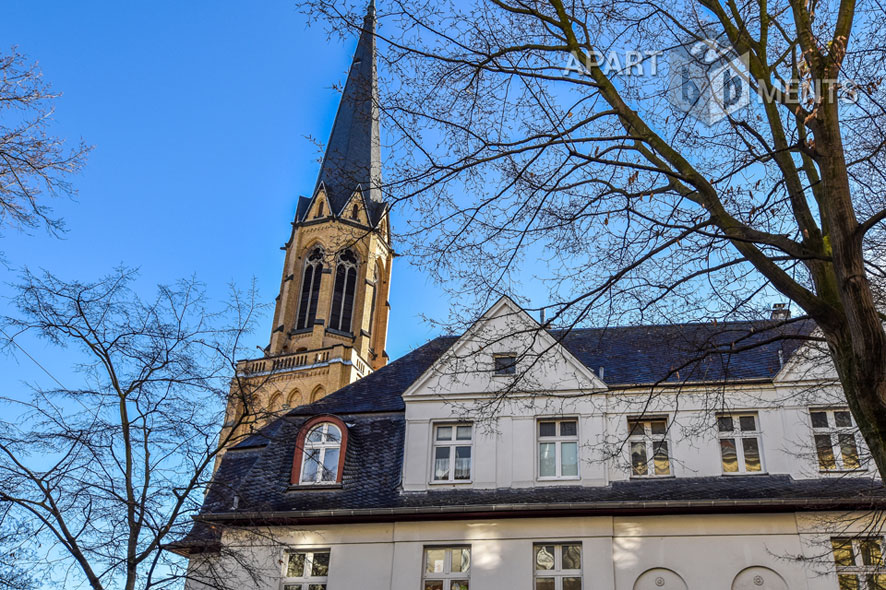 Modern möblierte Altbauwohnung der gehobenen Kategorie in Bonn-Nordstadt
