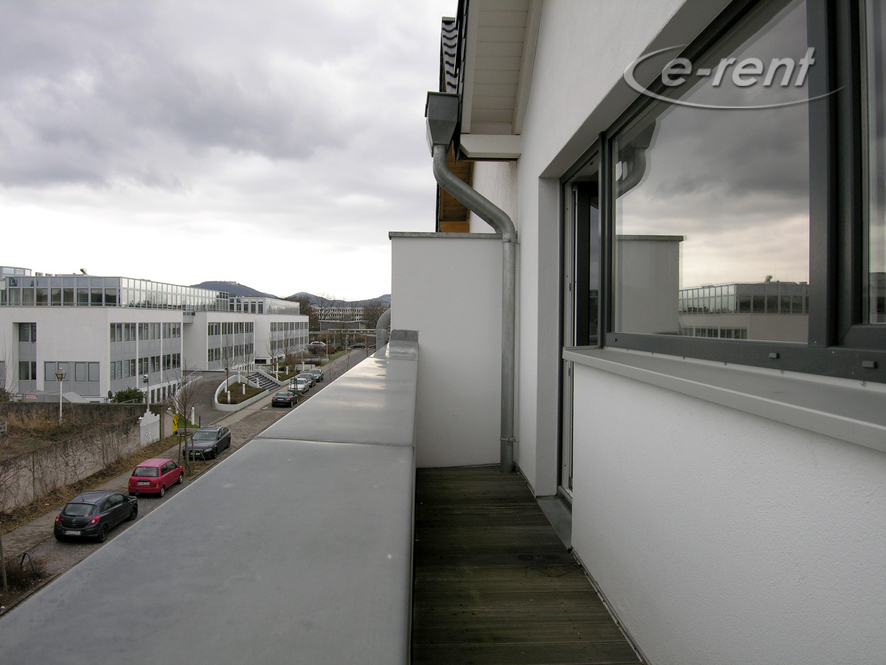 Möblierte und geräumige Wohnung mit versetzten Ebenen in Bonn-Hochkreuz