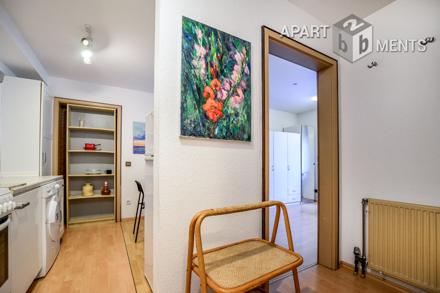 Möblierte geräumige Wohnung mit kleiner Terrasse in Bonn-Dottendorf