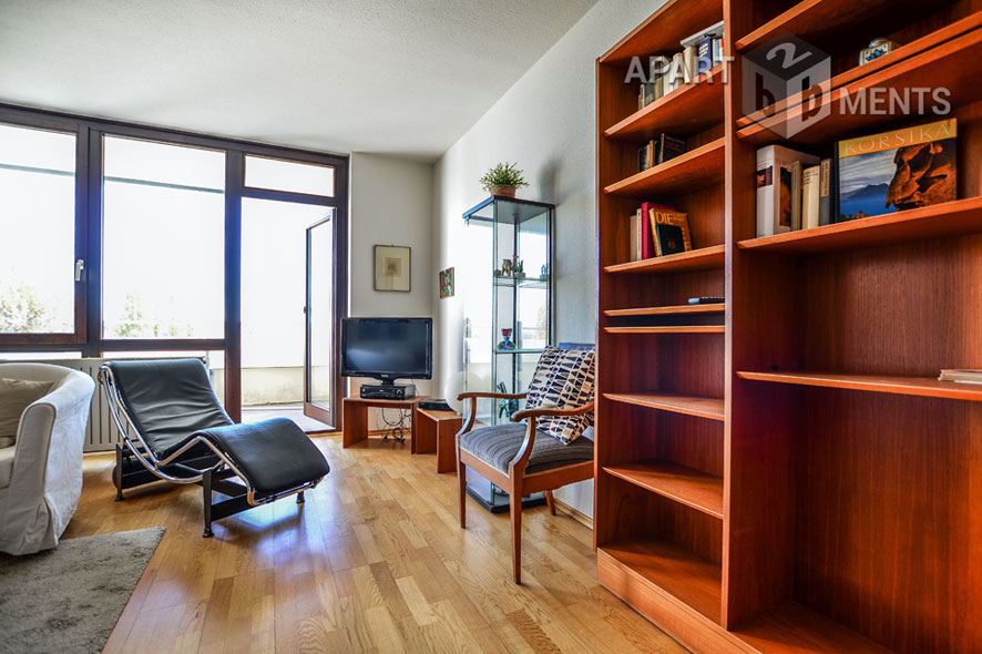 Furnished and spacious 2-room apartment with view of the Rhine in Bonn-Castell
