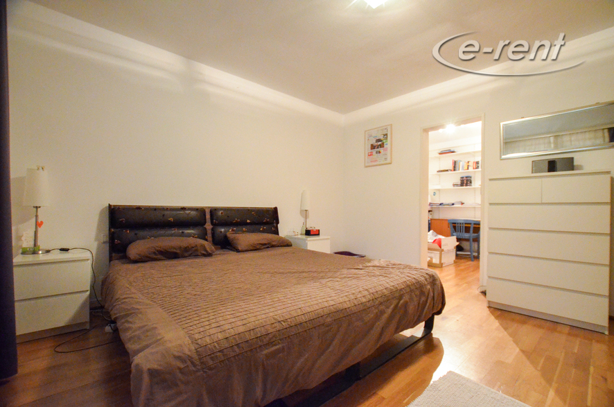 Spacious 3-room apartment with classic furnishings