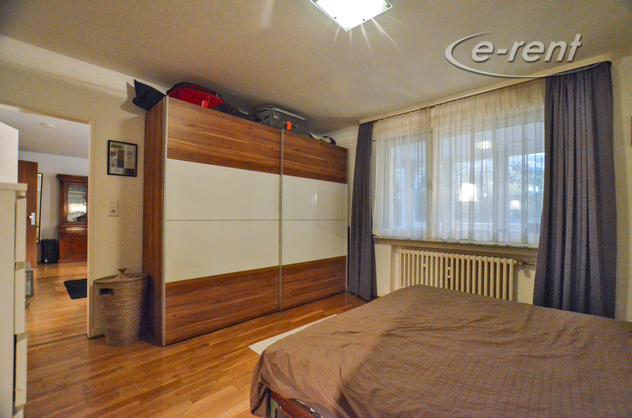 Spacious 3-room apartment with classic furnishings