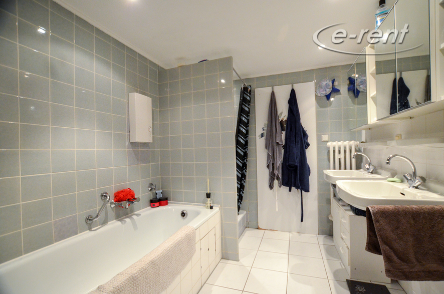 Spacious 3-room apartment with classic furnishings