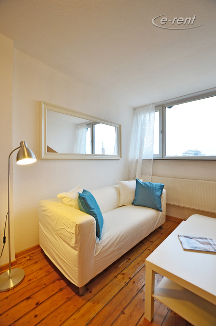 Modern möblierte Dachwohnung in Bonn-Poppelsdorf, Grenze Weststadt