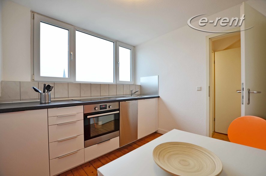 Modern möblierte Dachwohnung in Bonn-Poppelsdorf, Grenze Weststadt