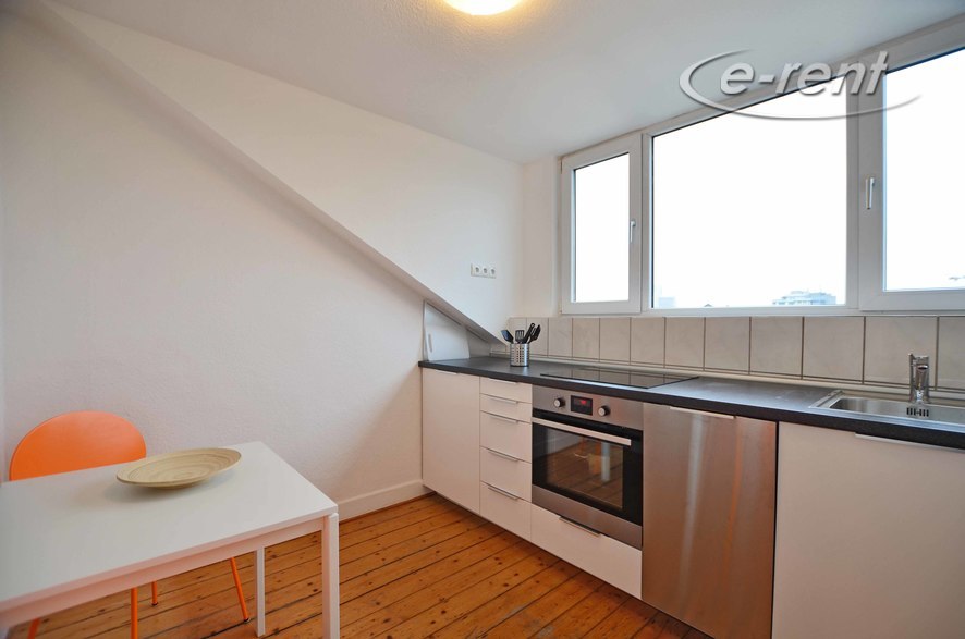 Modern möblierte Dachwohnung in Bonn-Poppelsdorf, Grenze Weststadt