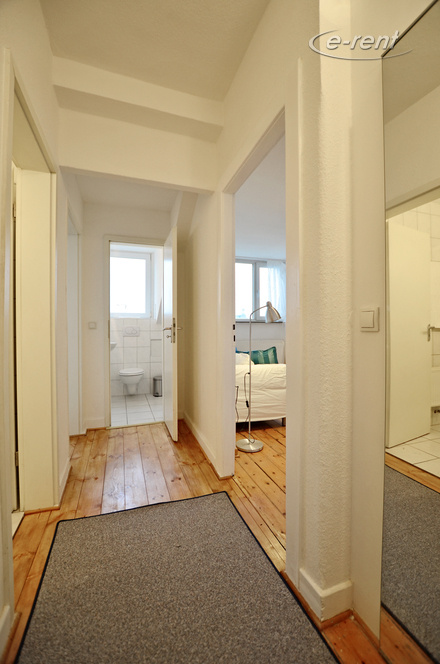 Modern möblierte Dachwohnung in Bonn-Poppelsdorf, Grenze Weststadt