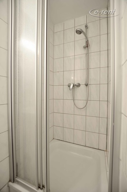 Modern möblierte Dachwohnung in Bonn-Poppelsdorf, Grenze Weststadt