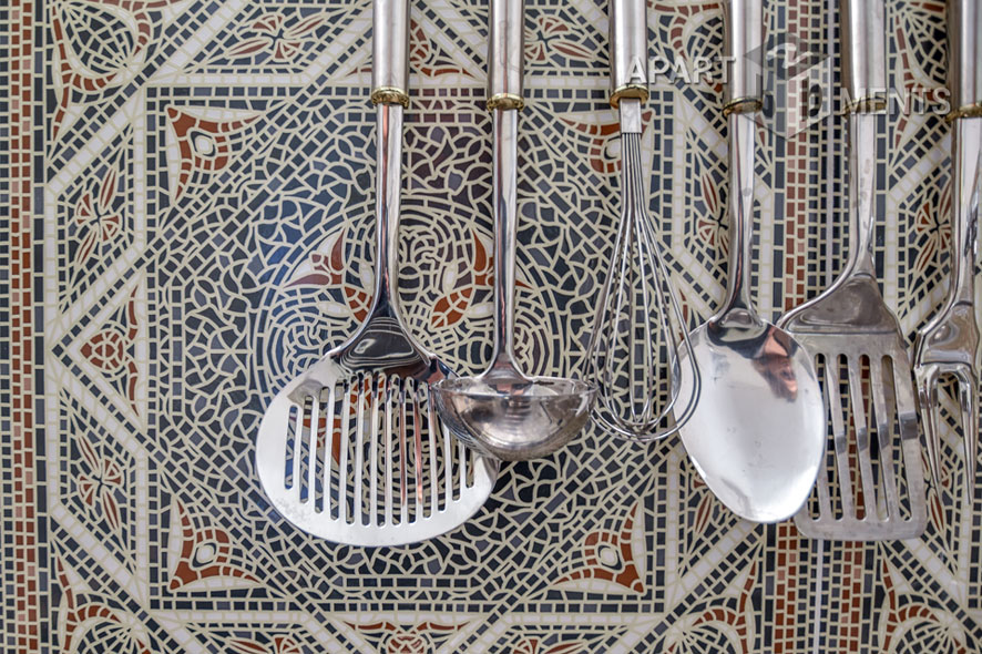 Stilvoll möblierte Altbauwohnung in guter Lage von Bonn-Kessenich