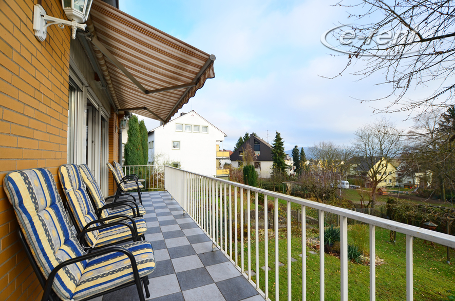 Möblierte und geräumige Villa in Bonn-Schweinheim