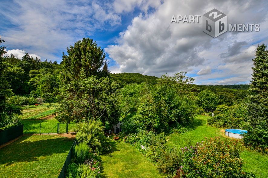 Modern furnished and spacious apartment with balcony in Bonn-Friesdorf