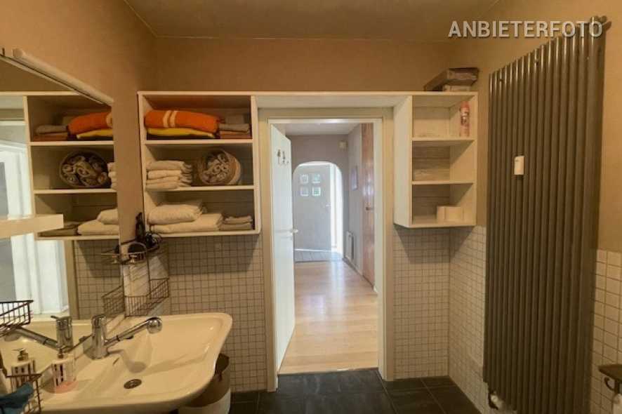 Barrierefreie und möblierte Wohnung mit Terrasse in Bonn-Poppelsdorf