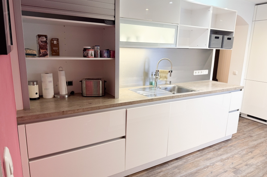 Möblierte Wohnung mit 2 Schlafzimmern 2 Bädern und Sauna in Neunkirchen-Seelscheid-Hochhausen