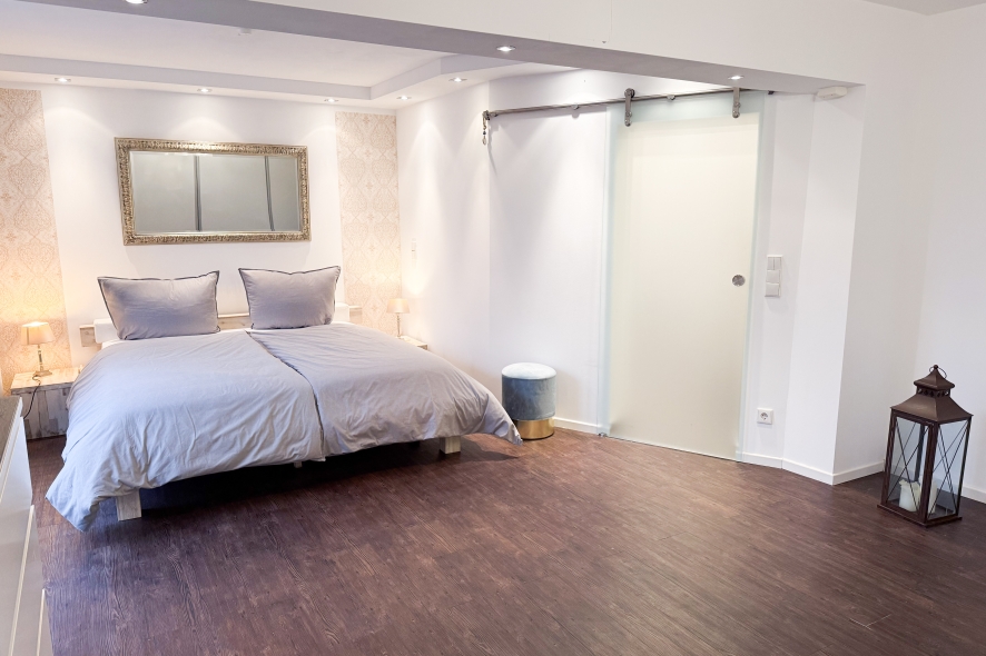 Möblierte Wohnung mit 2 Schlafzimmern 2 Bädern und Sauna in Neunkirchen-Seelscheid-Hochhausen