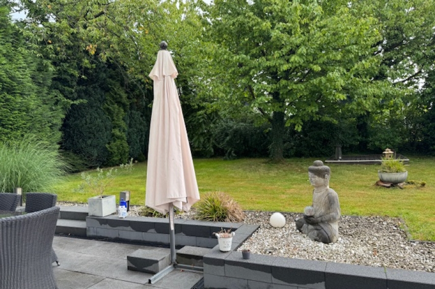 Möblierte Wohnung mit 2 Schlafzimmern 2 Bädern und Sauna in Neunkirchen-Seelscheid-Hochhausen