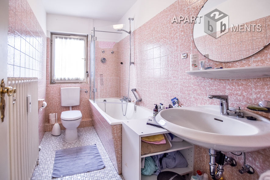 Möbliertes 2-Zimmer-Apartment mit Balkon im Villenviertel von Bonn-Plittersdorf