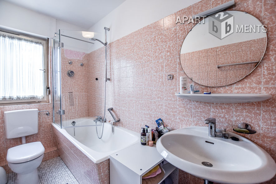 Möbliertes 2-Zimmer-Apartment mit Balkon im Villenviertel von Bonn-Plittersdorf